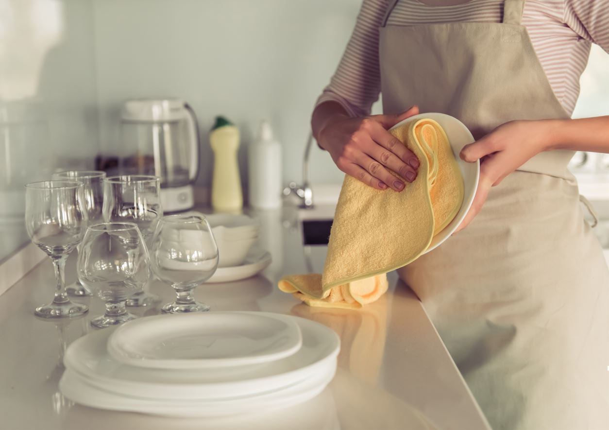 Kitchen cleaning - homemaids.ae